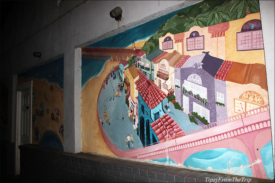Capitola murals by Beth Clevenstine.