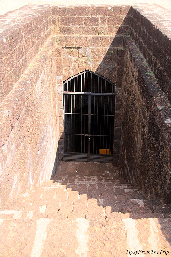 Steps to the well, Mirjan Fort