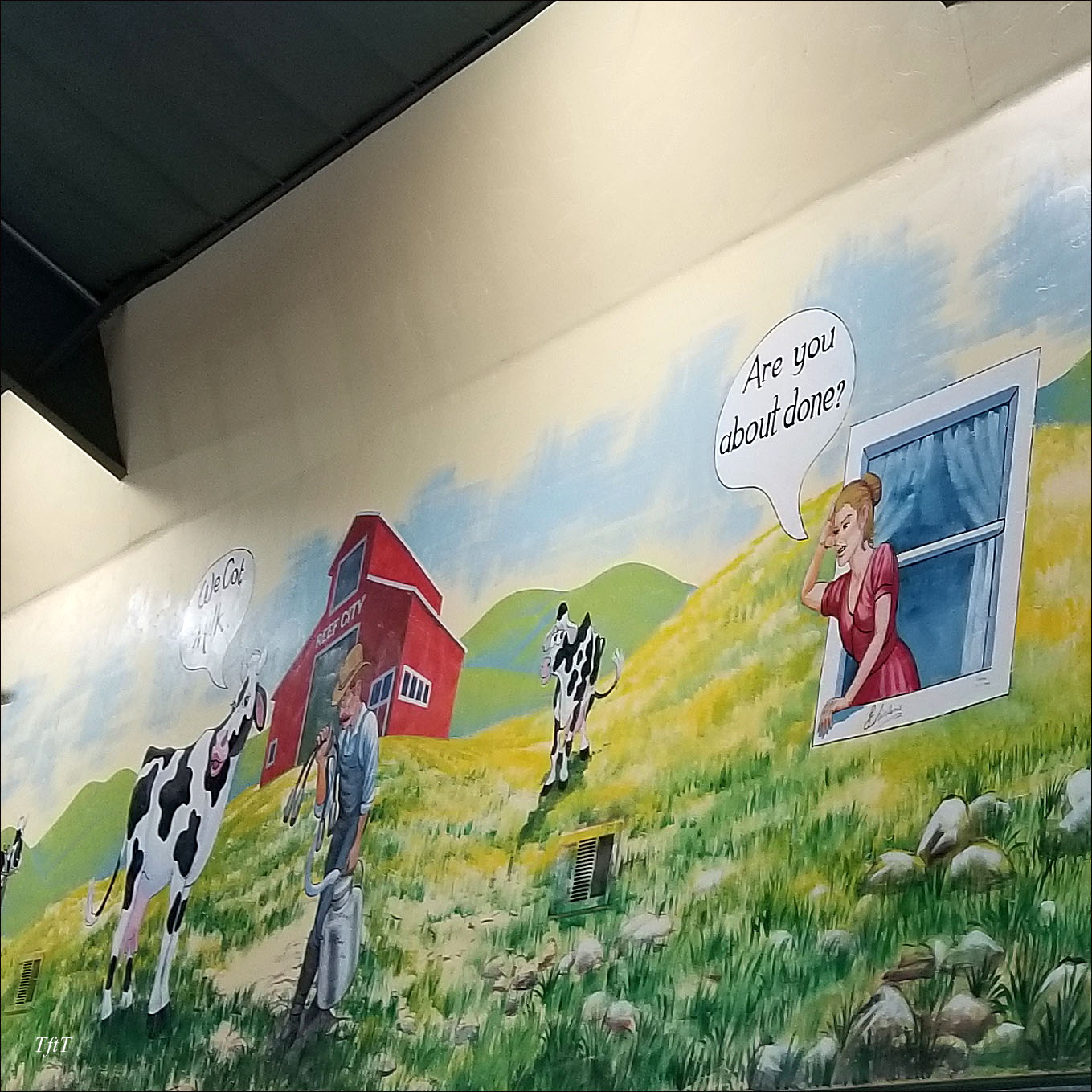 Happy Cows mural, California