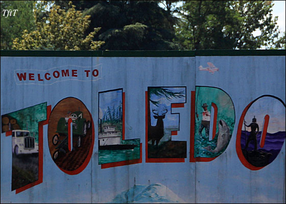 'Welcome to Toledo' sign