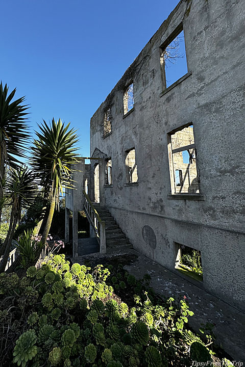 Some ruins on the island 